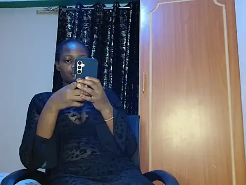 Cess lavie online show from April 15, 9:15 pm