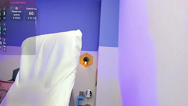 Chloe fischer  online show from September 30, 3:28 pm