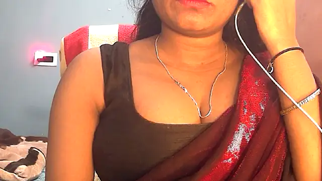 APKI WIFE  online show from September 12, 1:18 pm