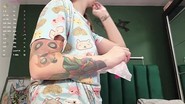 kimmie meow online show from December 22, 7:06 pm