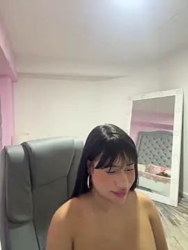 Snapshot of AshleyFerrer chatting on October 19, 4:09 pm AshleyFerrer online show from October 19, 4:09 pm