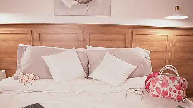 Amber Rush  online show from February 12, 12:01 am