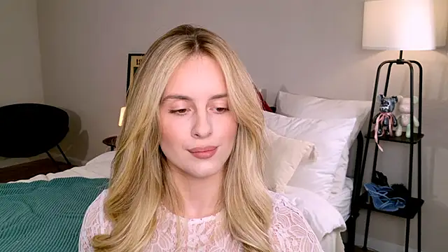 RozzitaBedberry online show from October 10, 2:22 pm