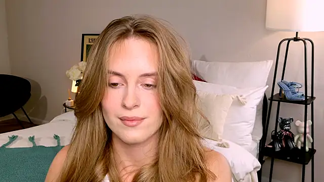 RozzitaBedberry online show from September 18, 1:20 pm