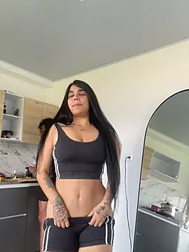 Cuteandhornyy online show from March 22, 8:37 pm