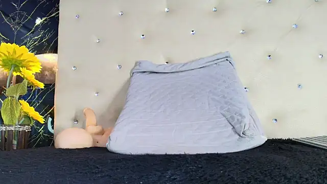 Alexa Smith   online show from September 12, 8:34 am