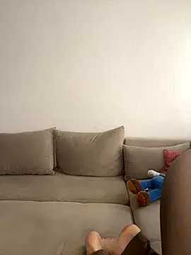 belle98 online show from December 3, 1:13 pm