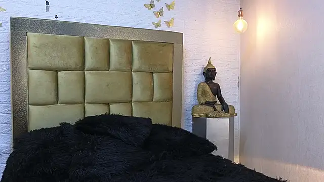 ximenawilliamss online show from May 14, 9:09 pm