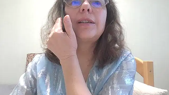 HollyJewel online show from March 2, 1:40 pm