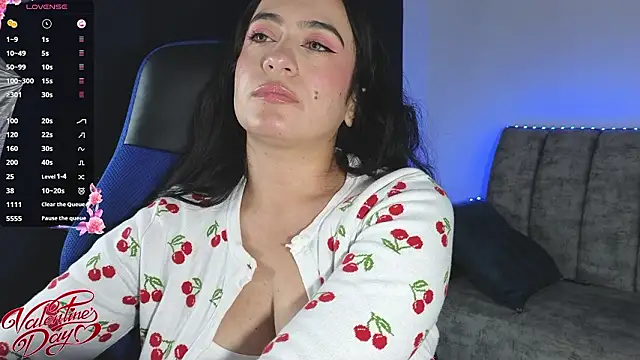 ZaraDames  online show from February 15, 7:51 am