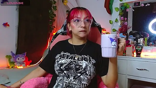 Littlerouse  online show from December 3, 11:18 pm