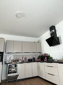 Livewithlucy online show from March 4, 11:39 am