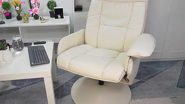 Anaswan online show from September 25, 5:50 am