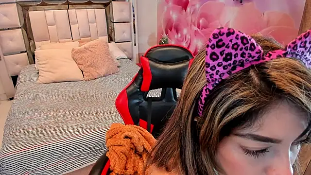 Yelena mutiz online show from December 16, 1:28 pm