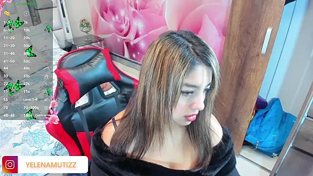 Snapshot of Yelena_mutiz chatting on September 29, 1:05 pm Yelena mutiz online show from September 29, 1:05 pm