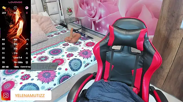 Snapshot of Yelena_mutiz chatting on October 3, 2:11 pm Yelena mutiz online show from October 3, 2:11 pm