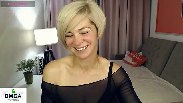 Blonde lola444 online show from July 11, 9:04 pm
