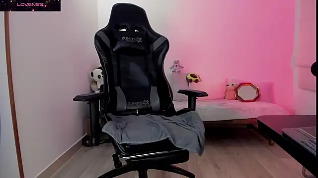 Biancastrongg online show from November 22, 3:42 am