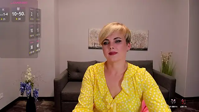 Snapshot of Julia_Wilsone chatting on September 17, 12:14 pm Julia Wilsone online show from September 17, 12:14 pm