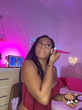 AlisonHoot69 online show from June 7, 4:08 am