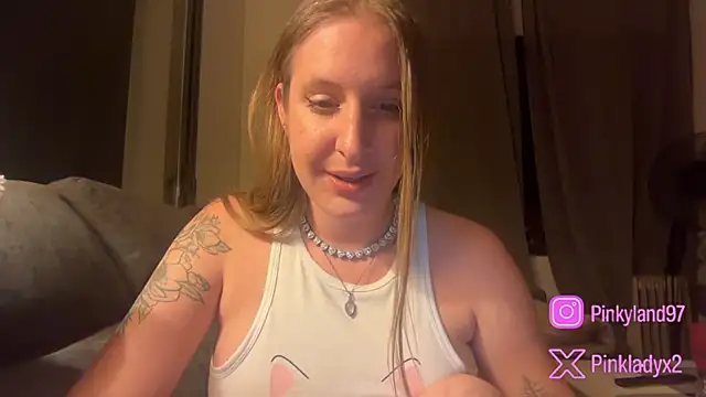 Pinkyladyxxx online show from May 15, 10:45 pm