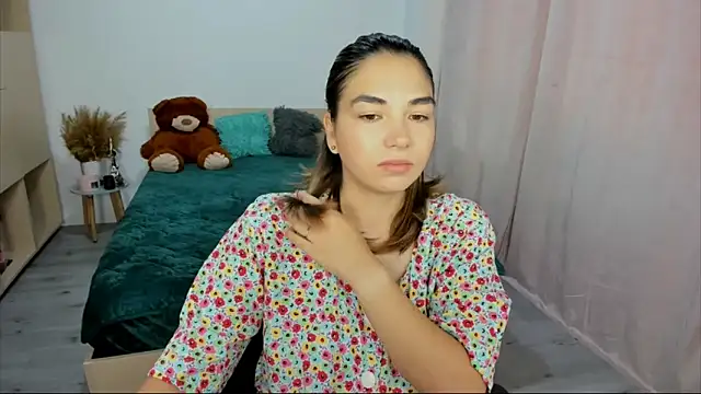 Snapshot of Alexa_Dolly12 chatting on September 13, 5:37 am Alexa Dolly12 online show from September 13, 5:37 am