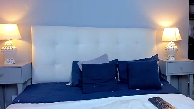 SaraaJhonsonn online show from October 2, 8:36 pm