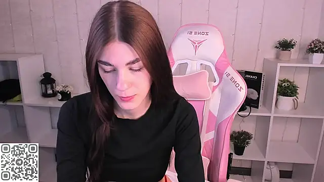 toooyour online show from February 18, 12:10 am