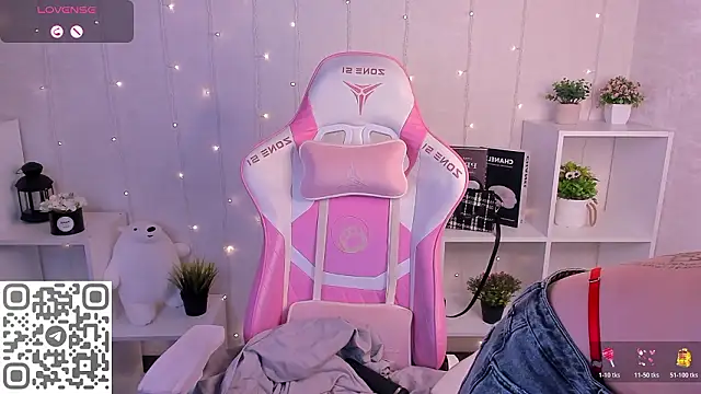 toooyour online show from February 25, 12:20 am