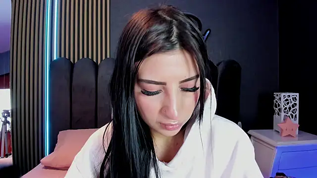 Nicolette ks  online show from June 20, 5:44 am