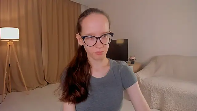 Snapshot of BettyBrowni chatting on October 19, 4:20 pm BettyBrowni online show from October 19, 4:20 pm