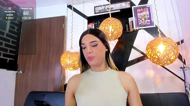 victoria aleia  online show from October 23, 10:16 pm