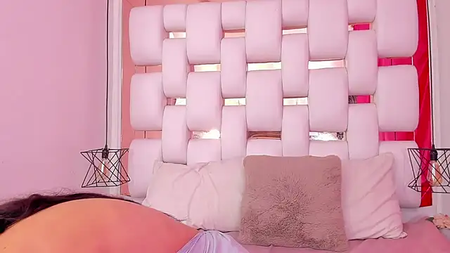 EmmyCruzZ online show from November 27, 7:17 pm