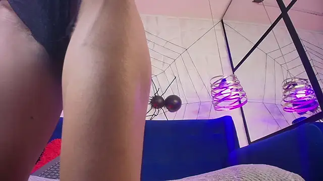 sarah banks1 online show from December 18, 3:22 am