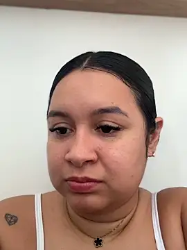 Pretty Isadora online show from May 20, 6:38 pm