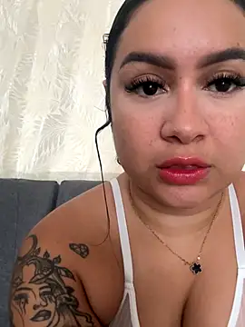 Pretty Isadora online show from November 13, 9:03 pm