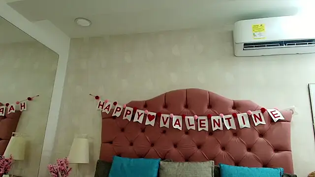 ThyaraJhons online show from February 16, 11:43 am