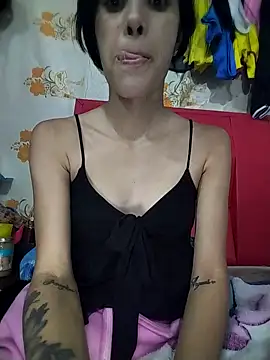 Snapshot of The-quee22 chatting on October 1, 3:44 am The-quee22 online show from October 1, 3:44 am