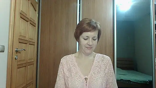 LoraLoraMay online show from February 9, 4:31 pm