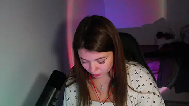 helengilmor online show from February 11, 6:09 pm