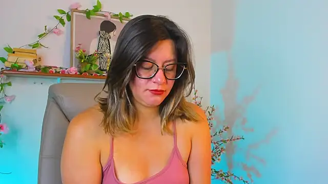 Chanelll Taylorr  online show from February 22, 1:12 pm