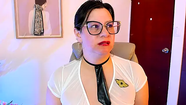 Chanelll Taylorr  online show from November 10, 4:02 pm