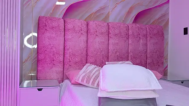 kendal rossi online show from March 11, 12:31 pm