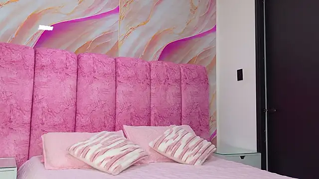 kendal rossi online show from March 21, 11:59 am