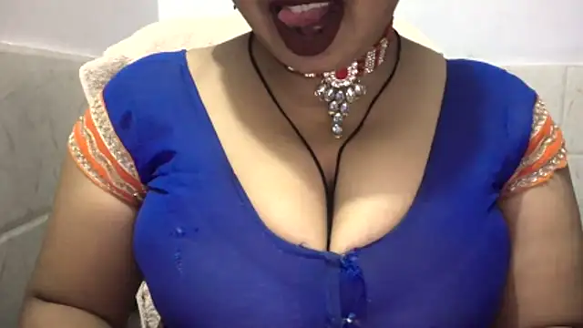 Sapna choudhary1 online show from March 12, 9:39 pm