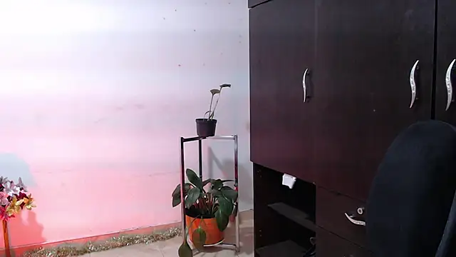 Zoe--khalL online show from December 3, 12:57 am