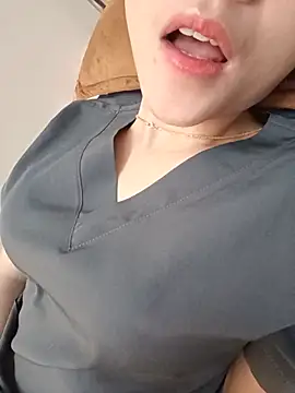2 sex online show from June 3, 4:35 am