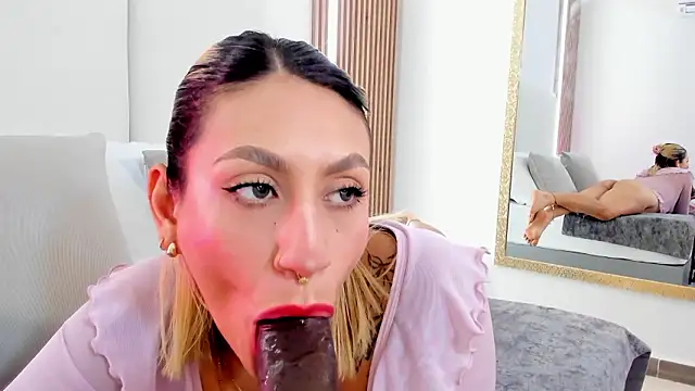 Emily robertss online show from March 28, 7:35 pm