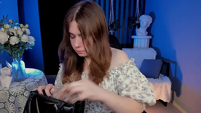 FioraMarmoris online show from April 11, 6:08 am