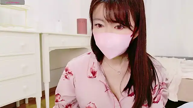 maii- online show from February 3, 12:32 pm